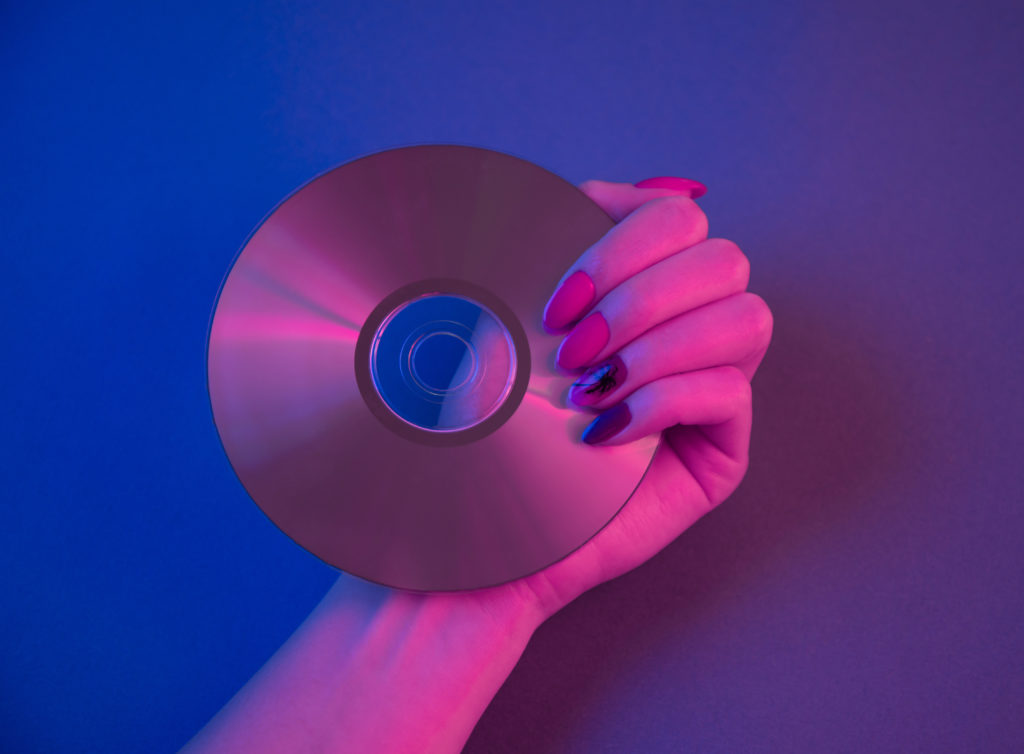 cd with top retrowave songs